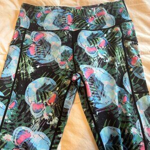 CVG ~ Cute and casual workout capris ~ PERFECT CONDITION ~ Athletic